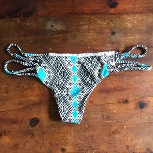 Acacia Swimwear Maui Bottom, Thai, Size Petite
